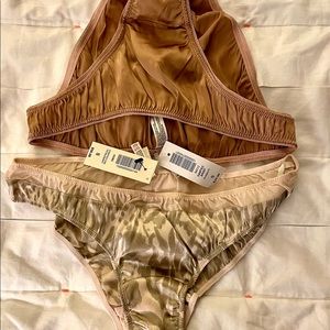 2 Aritzia Wilfred Bikini Satin Silk Panties S
